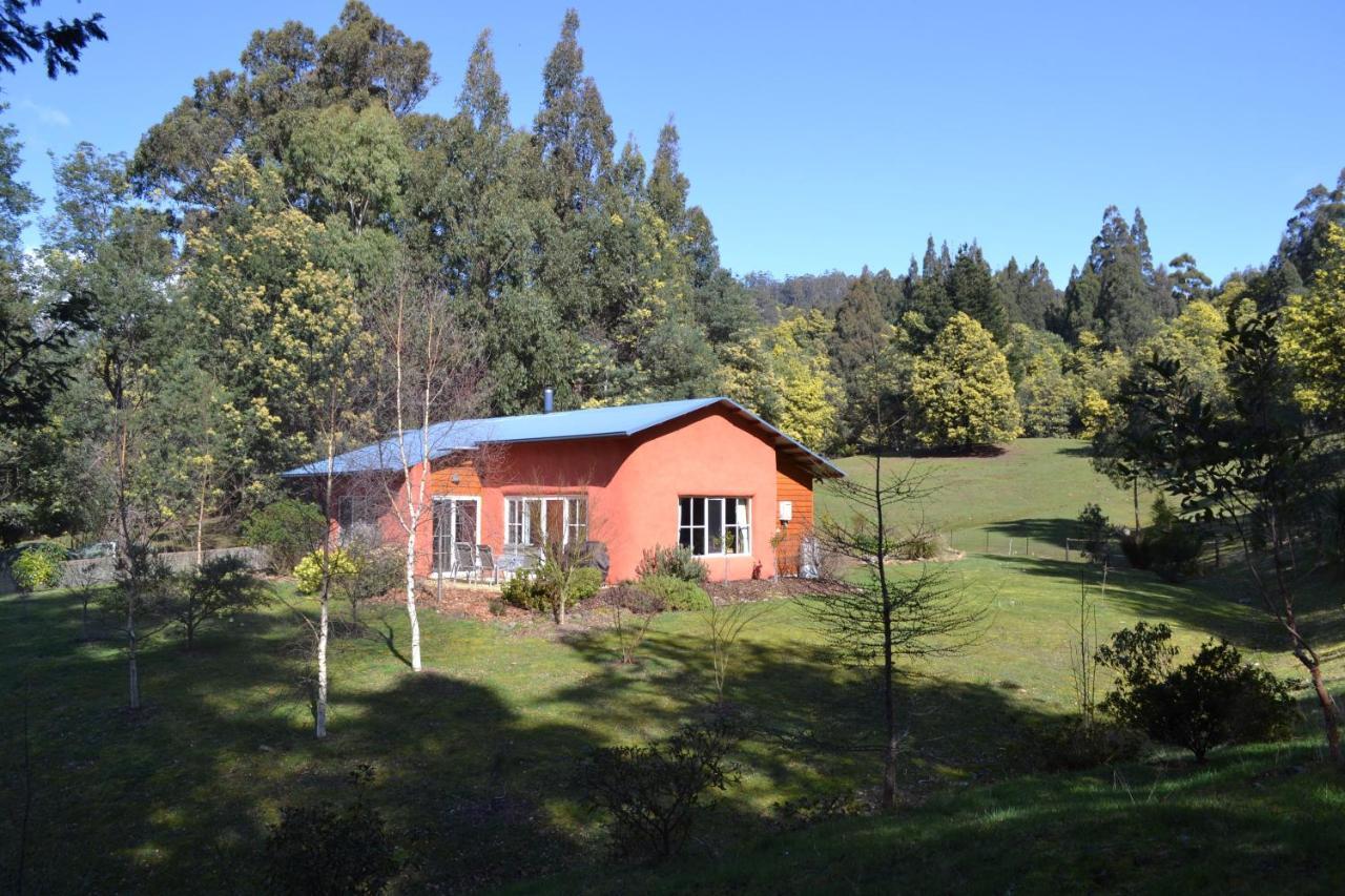Whispering Spirit Holiday Cottages & Mini Ponies Franklin Exterior photo