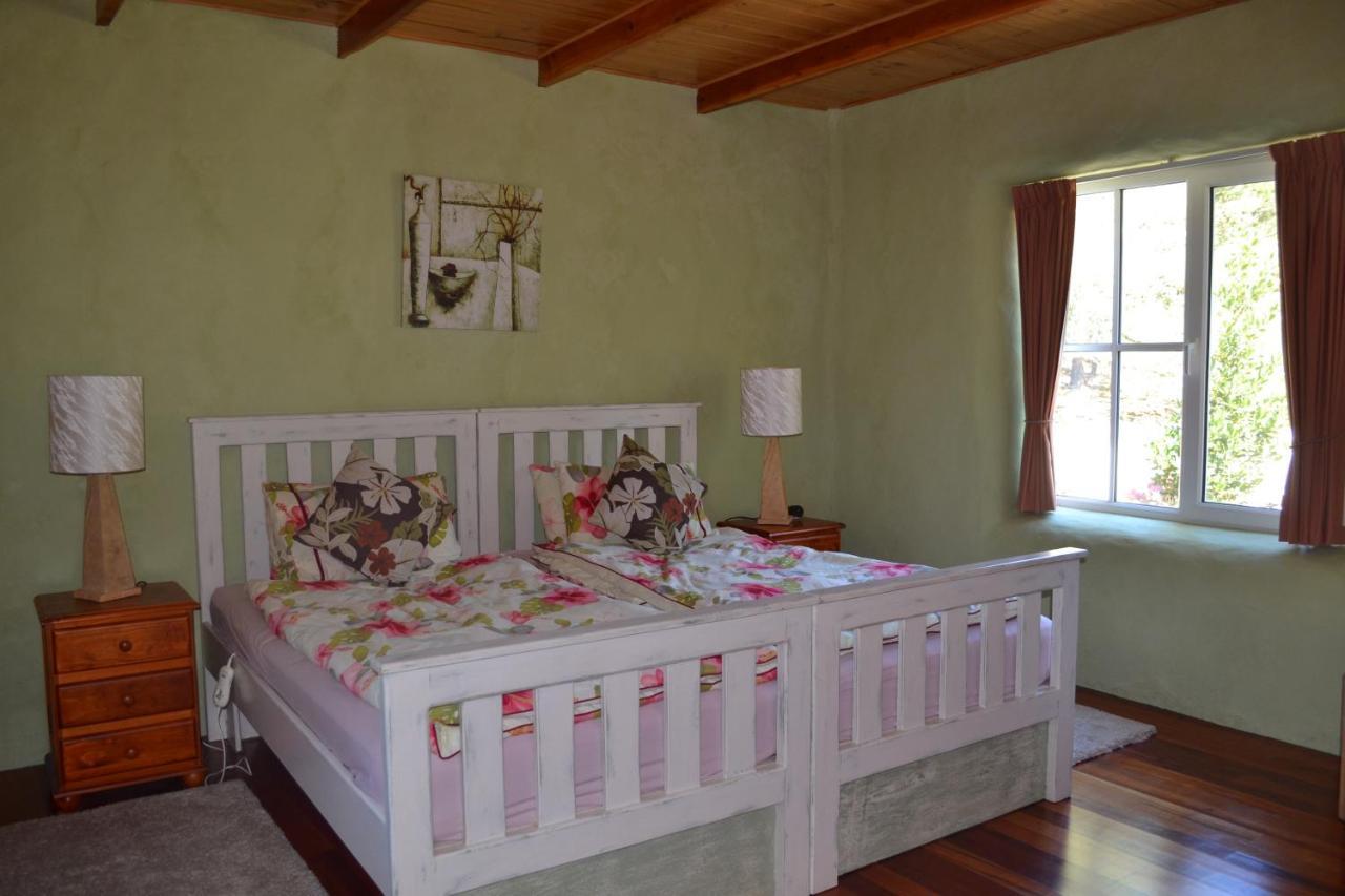 Whispering Spirit Holiday Cottages & Mini Ponies Franklin Exterior photo
