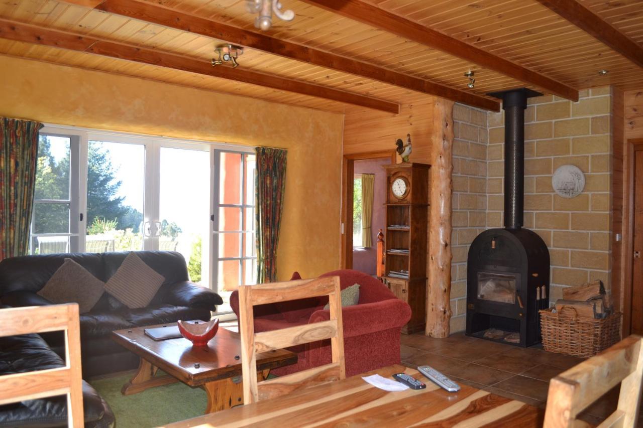 Whispering Spirit Holiday Cottages & Mini Ponies Franklin Exterior photo